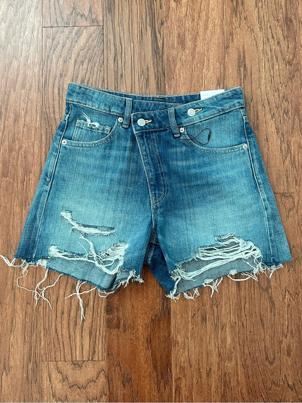 Zara High Rise Mom Fit Distressed Denim Shorts with Frayed Hem Size 26/4